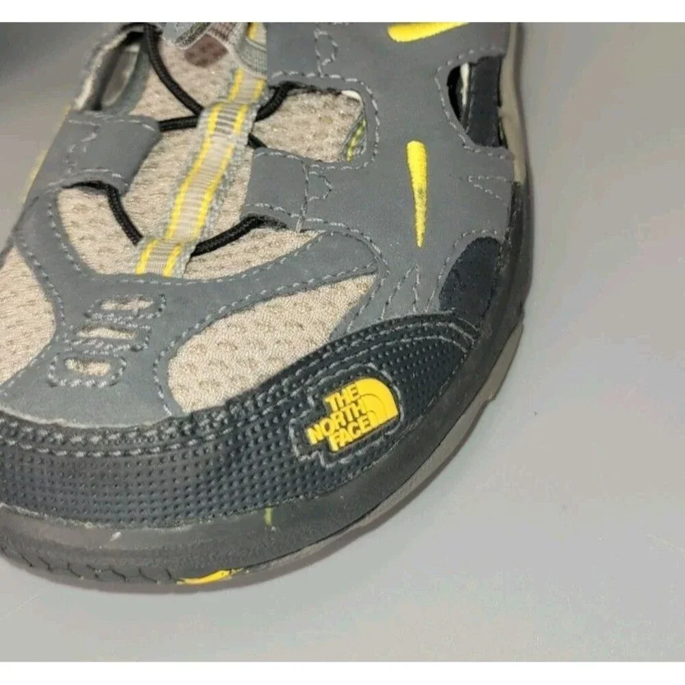 The North Face Hedgefrog Sandals Boys Youth 4 Grey Easy Pull Laces Water Shoes